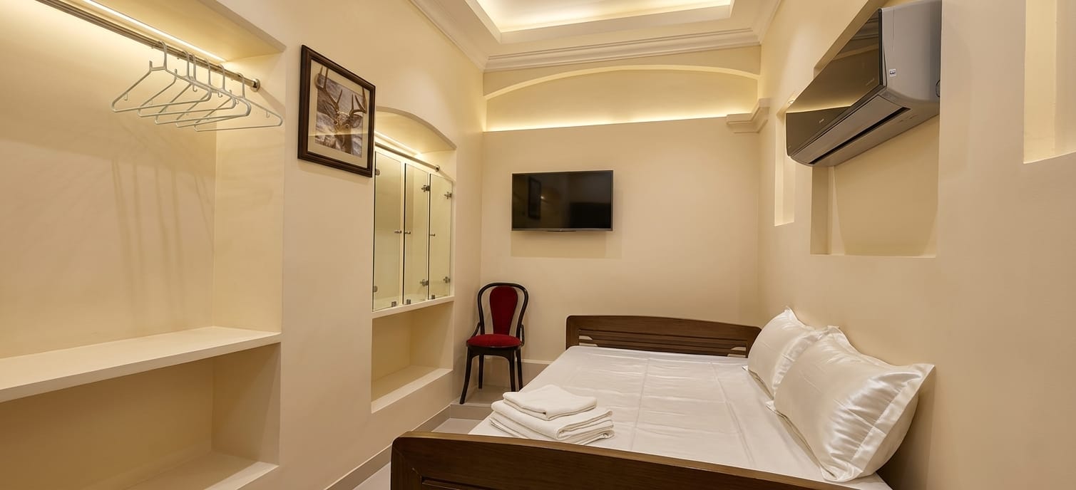 Single AC Bedroom at Luxury Dream Club